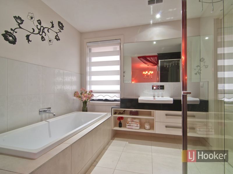 27 Juneberry Drive, Keysborough VIC 3173