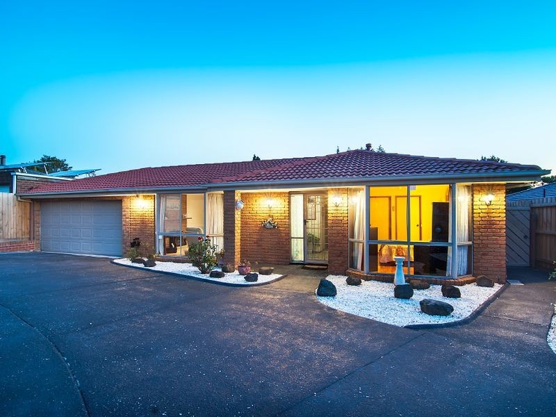 38 Arthur Phillip Drive, Endeavour Hills VIC 3802