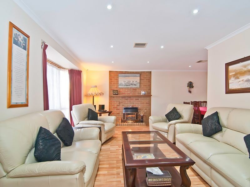 38 Arthur Phillip Drive, Endeavour Hills VIC 3802