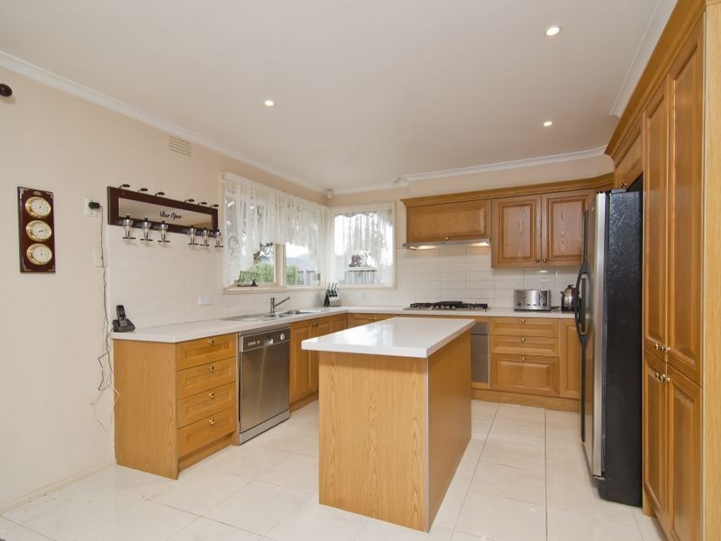 18 Nicholas Street, Keysborough VIC 3173