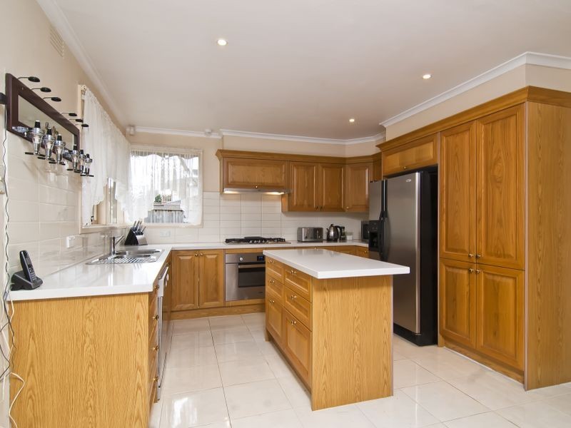 18 Nicholas Street, Keysborough VIC 3173