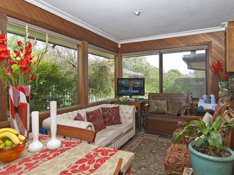 10 Princess Avenue & 11 Regent Avenue, Springvale VIC 3171