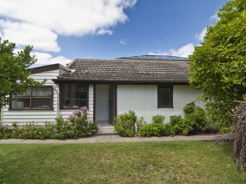 10 Princess Avenue & 11 Regent Avenue, Springvale VIC 3171