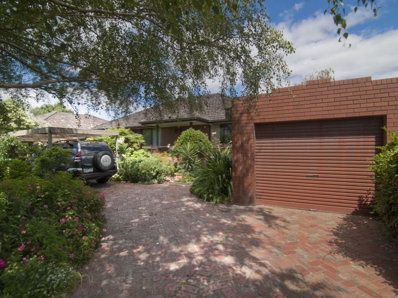 10 Princess Avenue & 11 Regent Avenue, Springvale VIC 3171