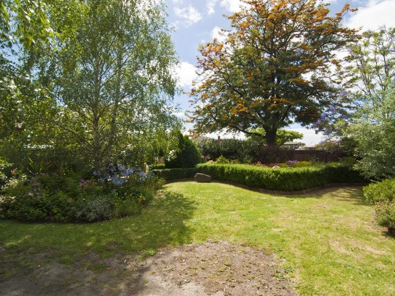 10 Princess Avenue & 11 Regent Avenue, Springvale VIC 3171