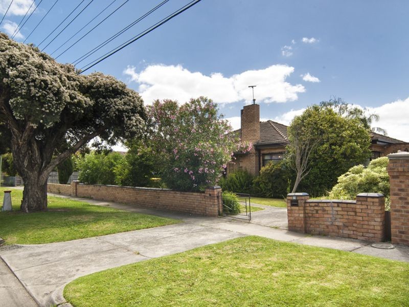 10 Princess Avenue & 11 Regent Avenue, Springvale VIC 3171