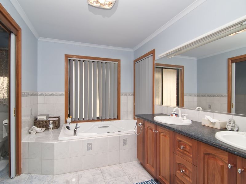 7 Harrier Court, Dingley VIC 3172