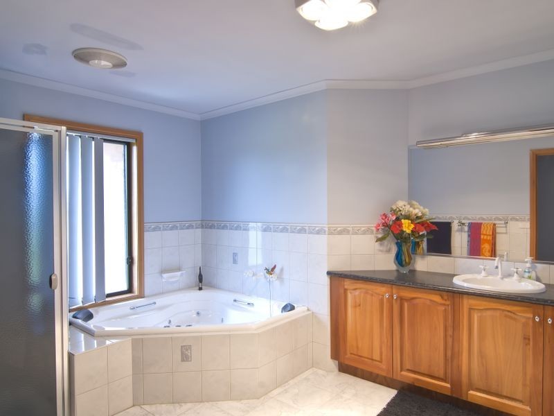 7 Harrier Court, Dingley VIC 3172