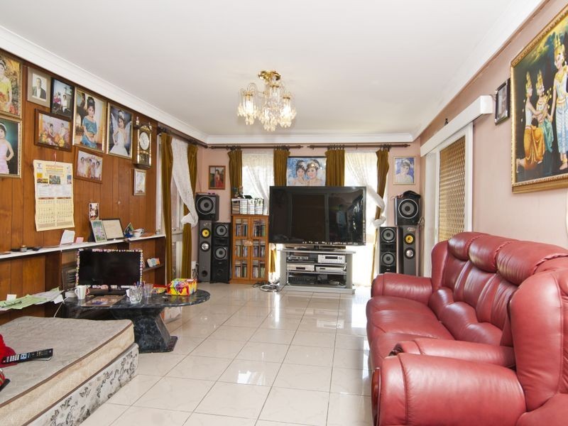 10 Walnut Crescent, Noble Park VIC 3174