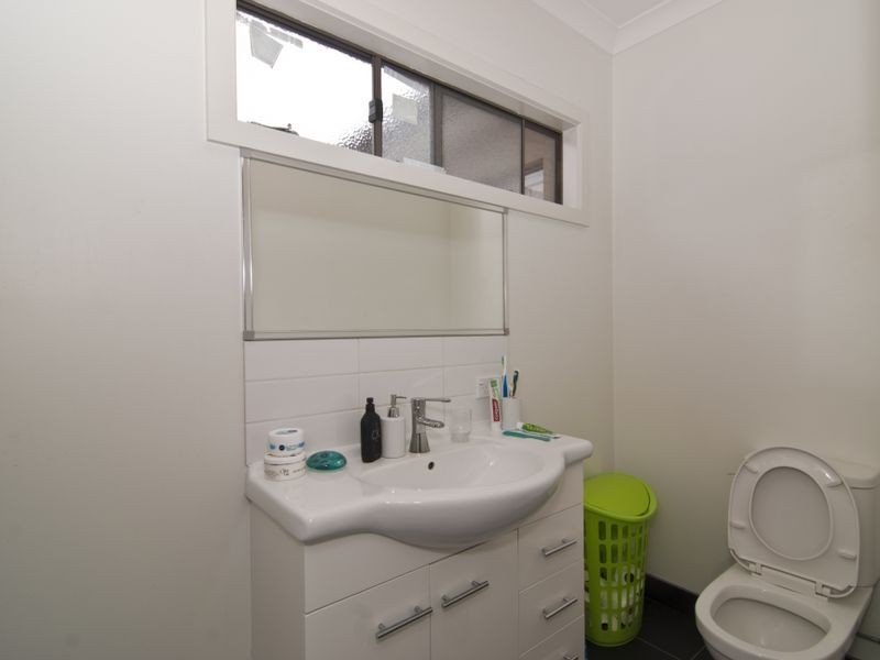 3/8 Prunus Grove, Doveton VIC 3177