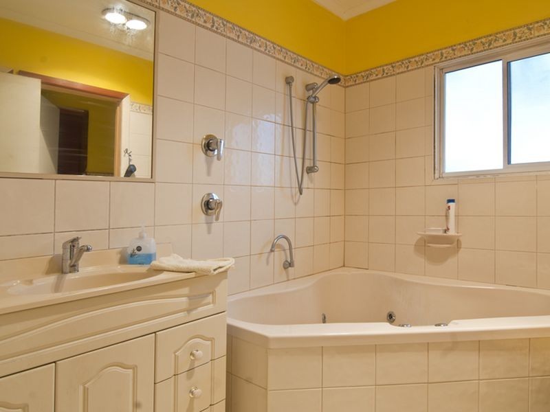 5 Ross Court, Springvale VIC 3171