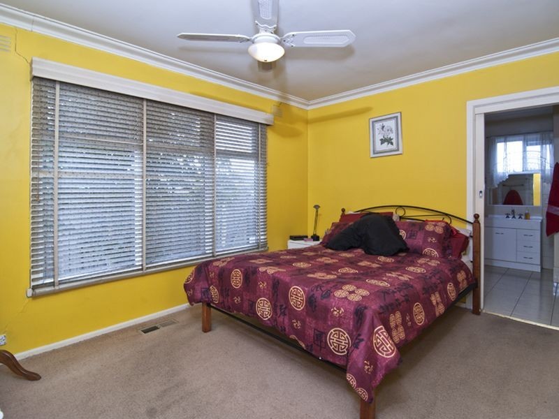 5 Ross Court, Springvale VIC 3171