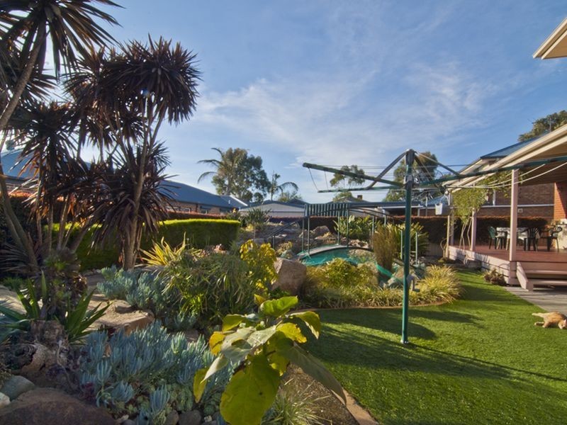 4 Stanford Avenue, Keysborough VIC 3173