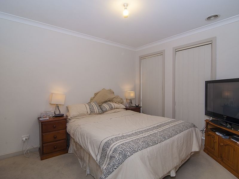 2/15 Nockolds Crescent, Noble Park VIC 3174