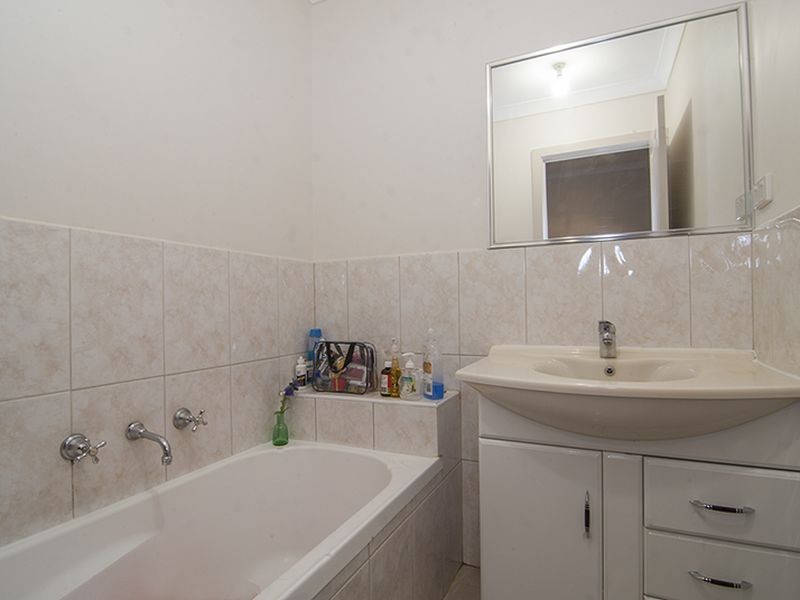 2/15 Nockolds Crescent, Noble Park VIC 3174