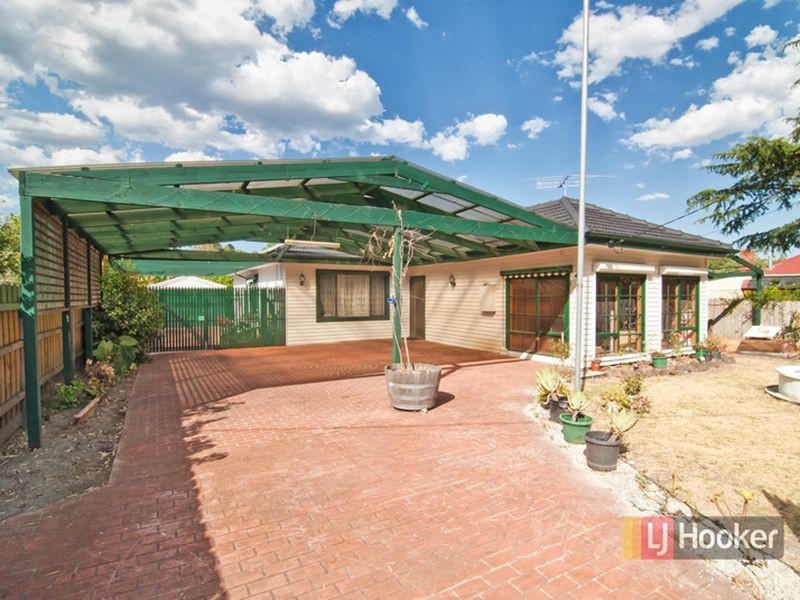 12 Mons Parade, Noble Park VIC 3174