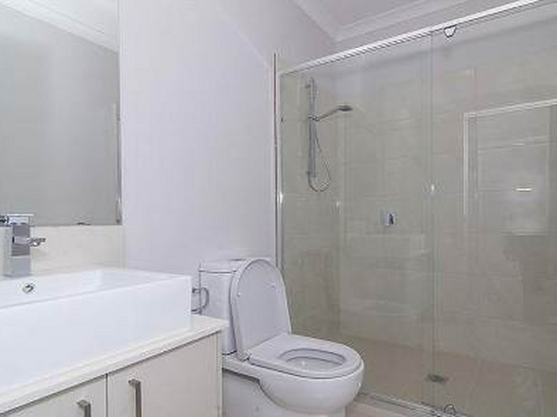 2/21 Wall Street, Noble Park VIC 3174