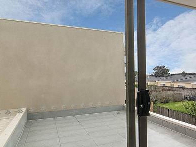 2/21 Wall Street, Noble Park VIC 3174