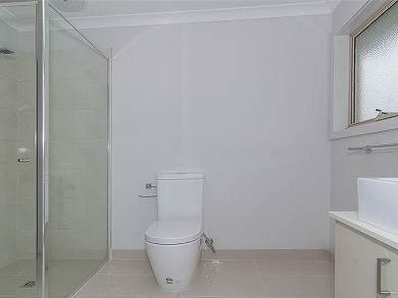 2/21 Wall Street, Noble Park VIC 3174