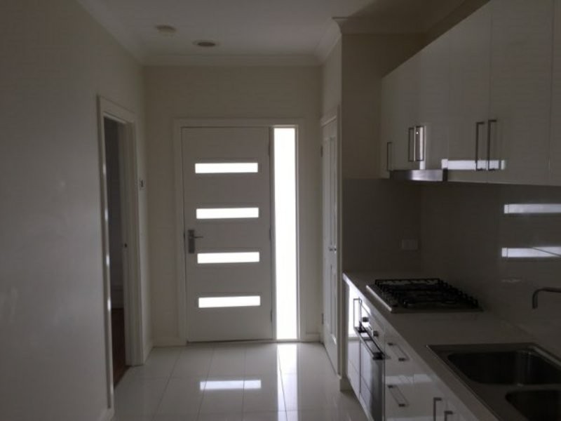 4/27 Arena Square, Noble Park VIC 3174