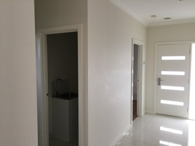 4/27 Arena Square, Noble Park VIC 3174