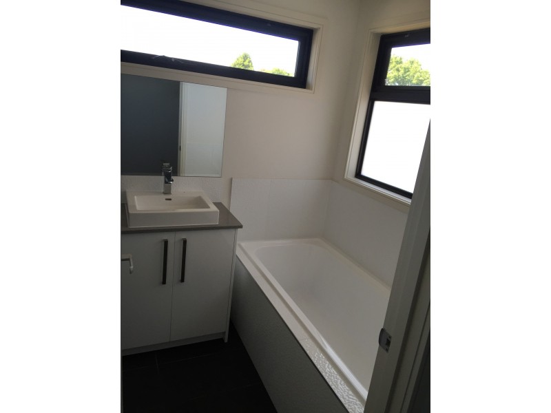 2/23 Larbert Road, Noble Park VIC 3174