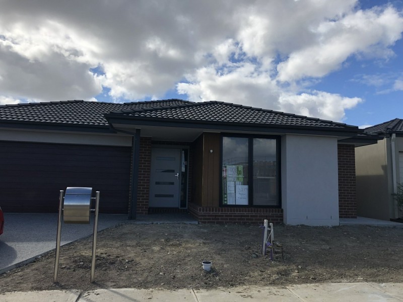 20 Yellowgum Road, Lyndhurst VIC 3975