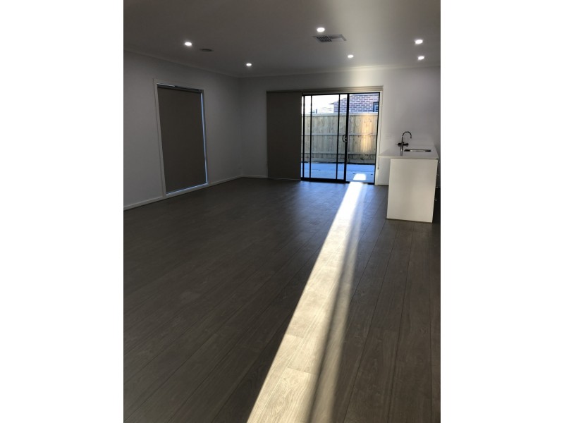 20 Yellowgum Road, Lyndhurst VIC 3975