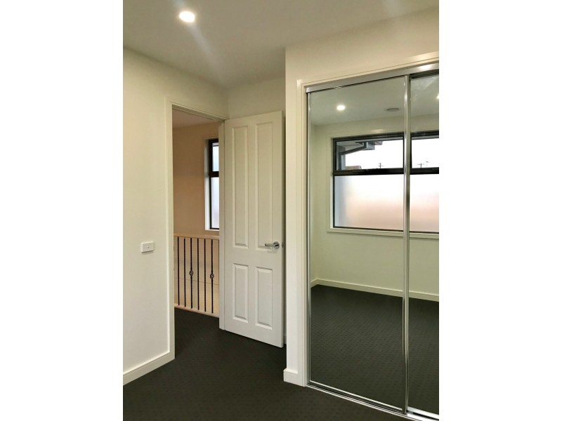 2/8 Carter Street, Noble Park VIC 3174