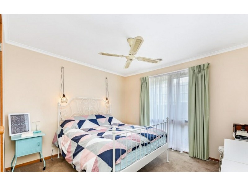 16 Wakefield Court, Cranbourne North VIC 3977