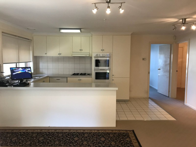 11 Beckington Crescent, Hampton Park VIC 3976