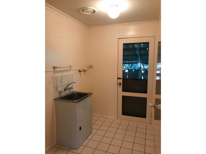 11 Beckington Crescent, Hampton Park VIC 3976
