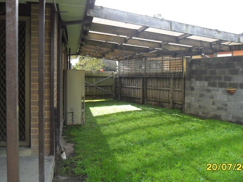 16 Lancaster Avenue, Narre Warren VIC 3805