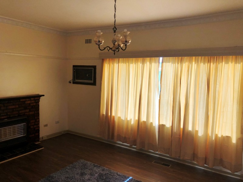 1/2 The Crescent, Springvale VIC 3171