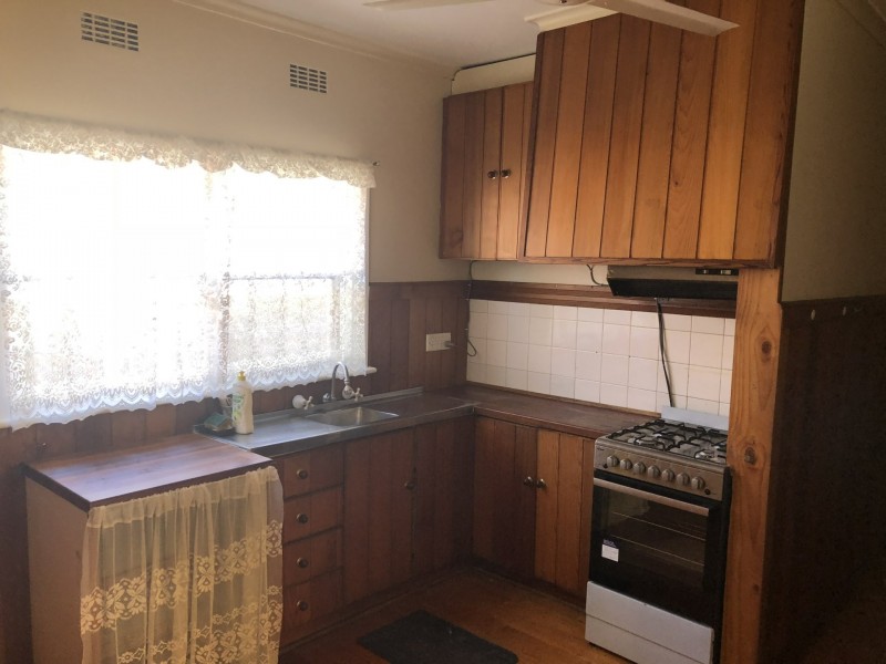 1/2 The Crescent, Springvale VIC 3171