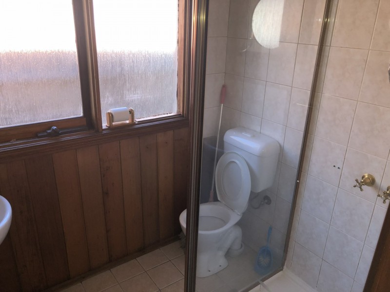 1/2 The Crescent, Springvale VIC 3171