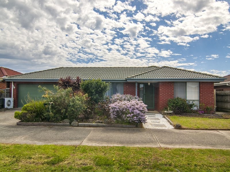 34 Trafalgar Way, Cranbourne East VIC 3977