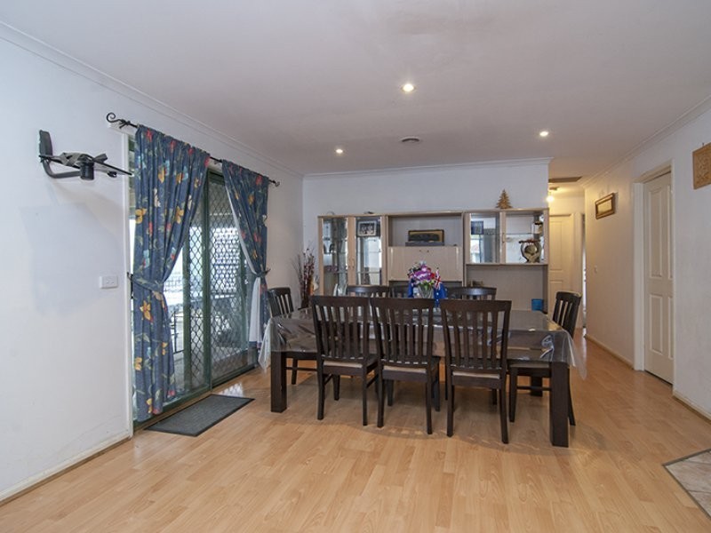 34 Trafalgar Way, Cranbourne East VIC 3977
