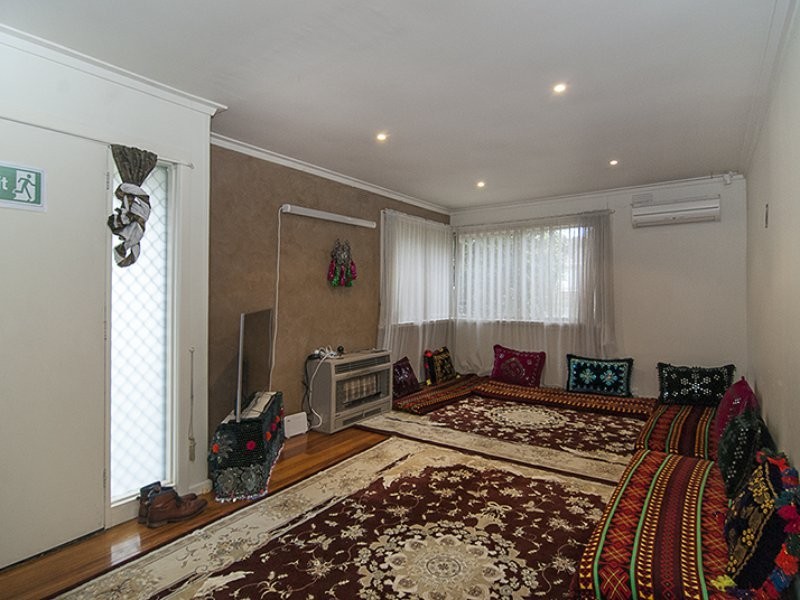 2/61 King George Parade, Dandenong VIC 3175