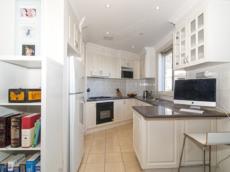 2/2 Nockolds Crescent, Noble Park VIC 3174