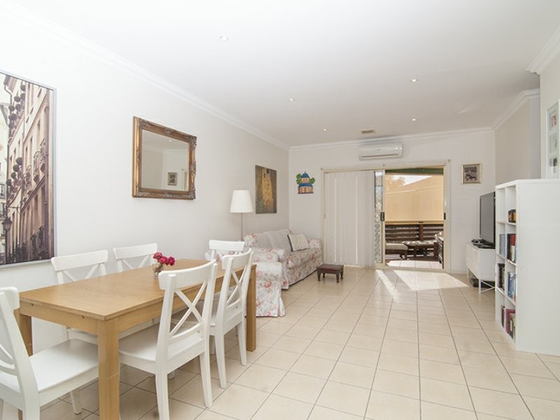 2/2 Nockolds Crescent, Noble Park VIC 3174