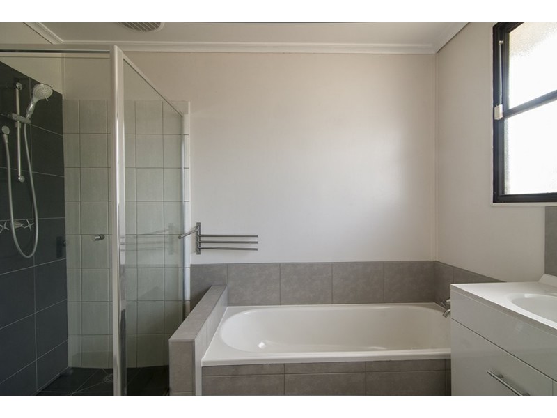 28 Valerie Drive, Cranbourne VIC 3977