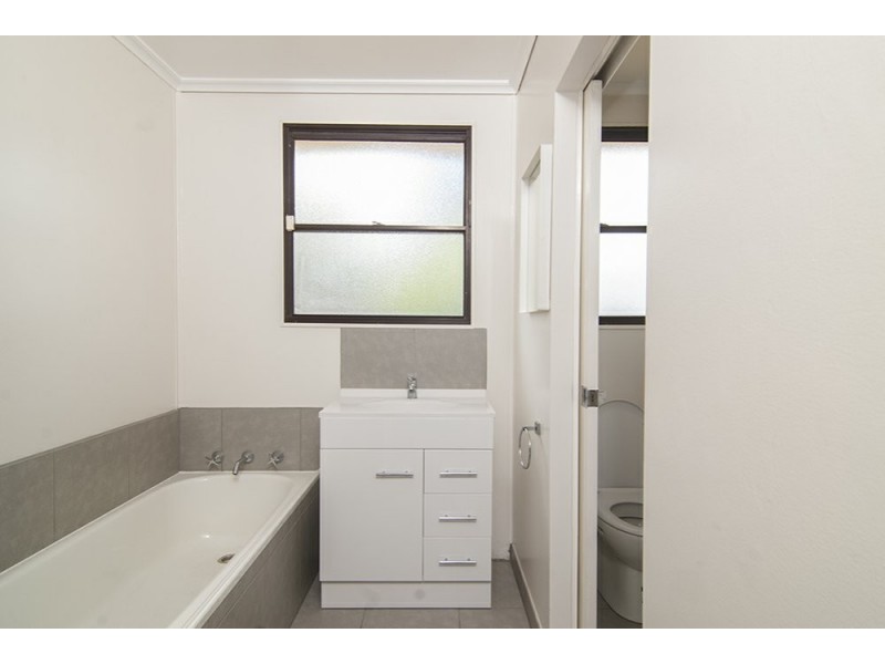 28 Valerie Drive, Cranbourne VIC 3977