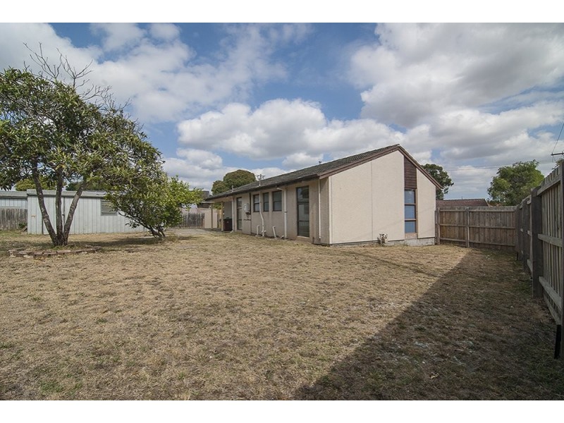 28 Valerie Drive, Cranbourne VIC 3977