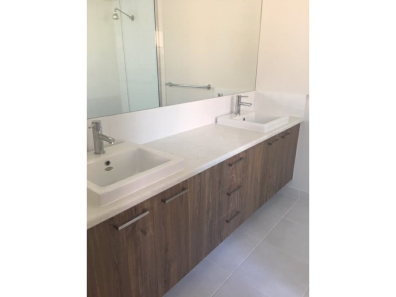 14 Curved Trunk Road, Officer VIC 3809