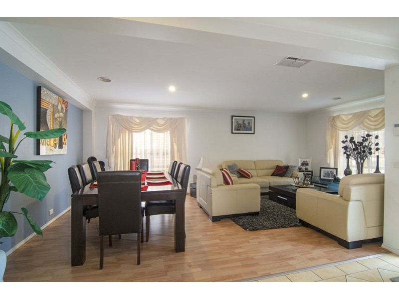 26 Glenshee Drive, Lynbrook VIC 3975