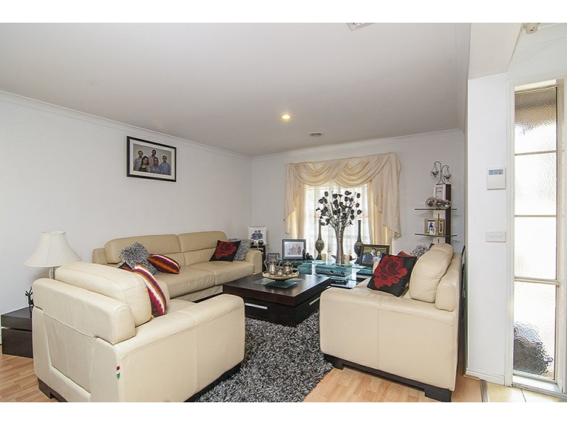 26 Glenshee Drive, Lynbrook VIC 3975