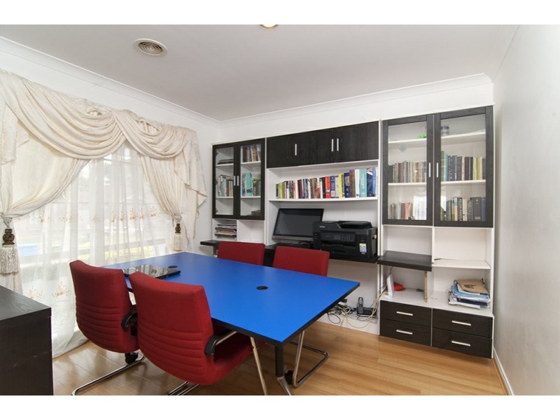 26 Glenshee Drive, Lynbrook VIC 3975