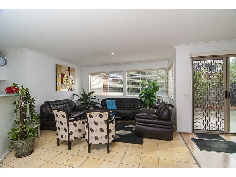 26 Glenshee Drive, Lynbrook VIC 3975