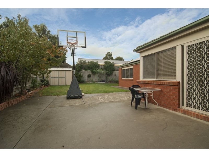 26 Glenshee Drive, Lynbrook VIC 3975